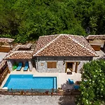 Carevic Resort & Villas
